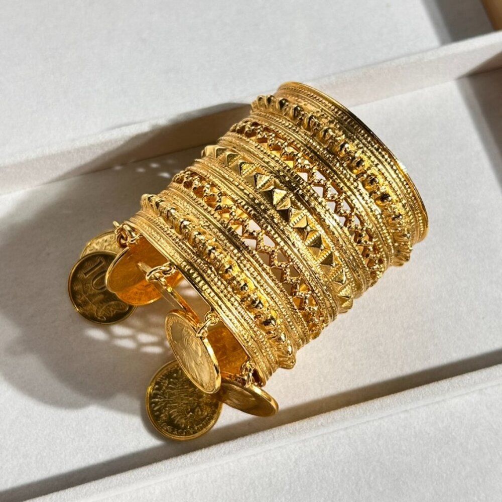 Ben-Amun gold cuff with coins bracelets <Rihanna> - Picture 5 of 13